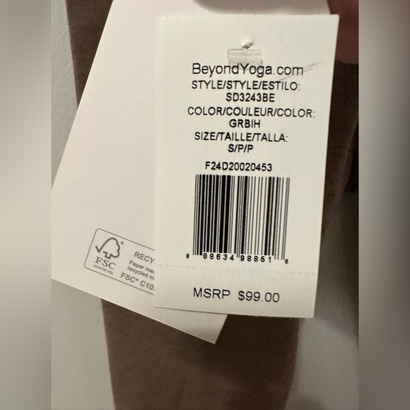 Beyond Yoga Leggings - barre3 - Picture 4 of 4